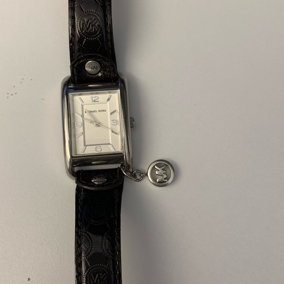 Michael Kors watch - Picture 1 of 3